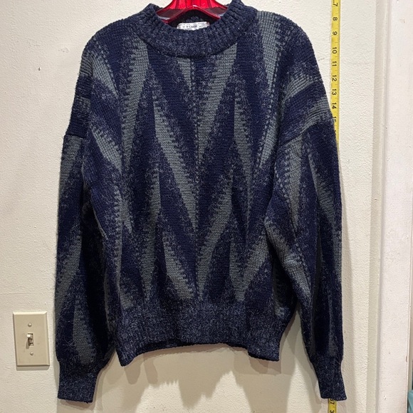 Vintage women's Navy and Gray Patterned Sweater - Picture 1 of 3